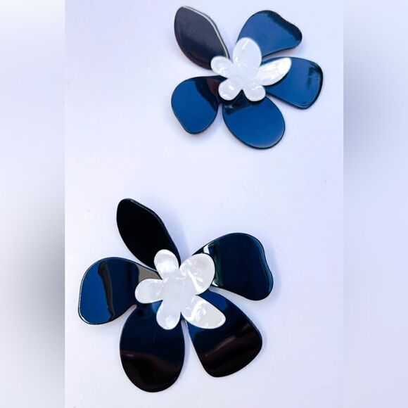 Oversized flower earrings A227 - Picture 4 of 6